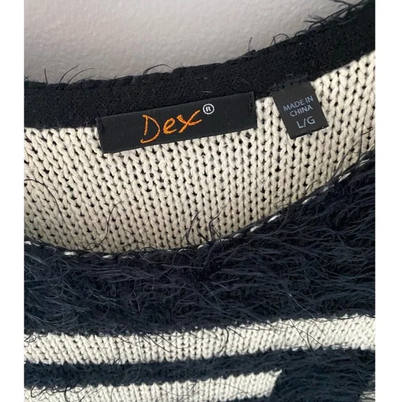 SOLD 🚫 Dex • Fuzzy thick black long sleeve shirt with cream design 🖤 - Picture 6 of 10